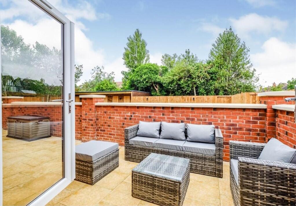 Cambridge House, B72