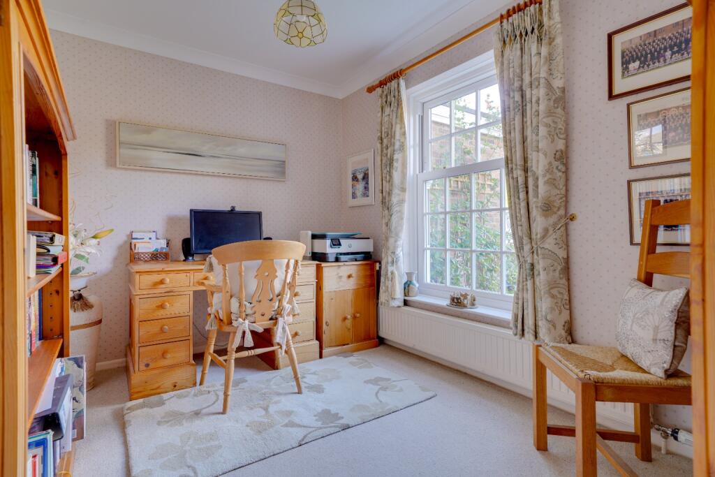 Wimbridge Close, Wimpole, Roysto photo 4