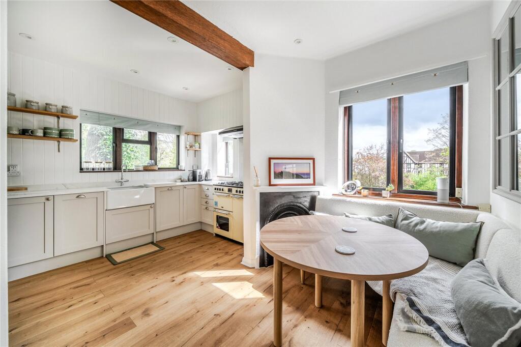 Esher Place Avenue, Esher, KT10 – pohled 4