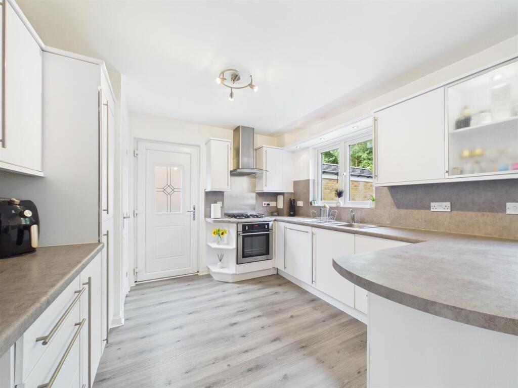 House in Paisley, Shortroods - View 5