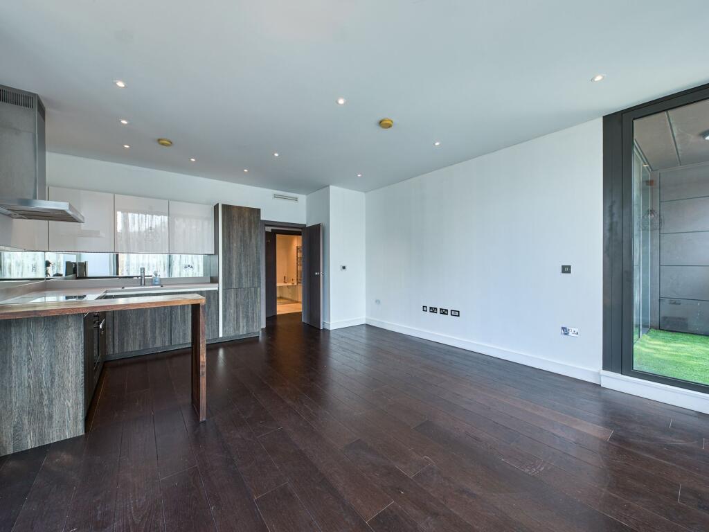 Apartment in London - View 5