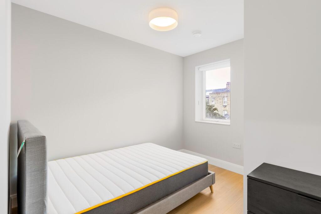 Apartment in London - View 5