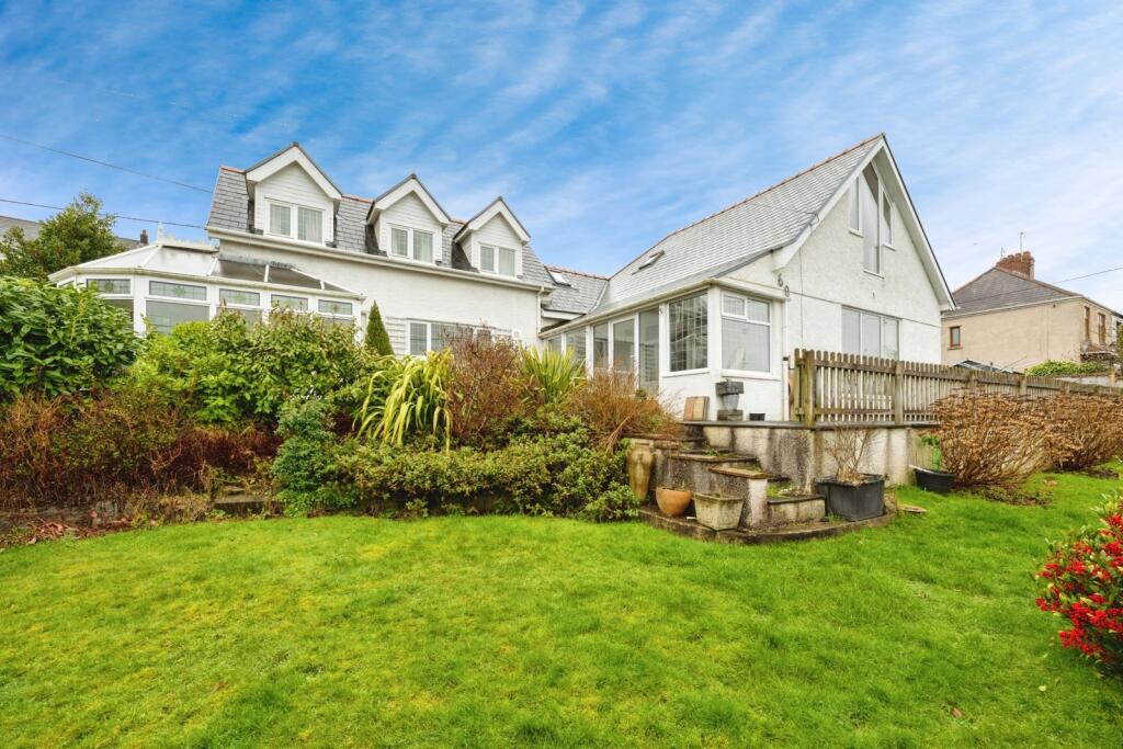 Main image of property: Carmarthen Road, Fforest, Pontarddulais, Swansea, SA4