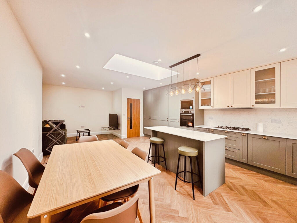 House in London - View 4