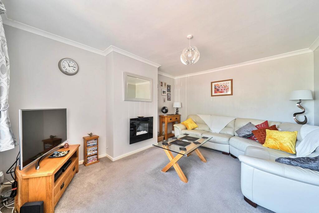 Springfield Drive, Bromham photo 5