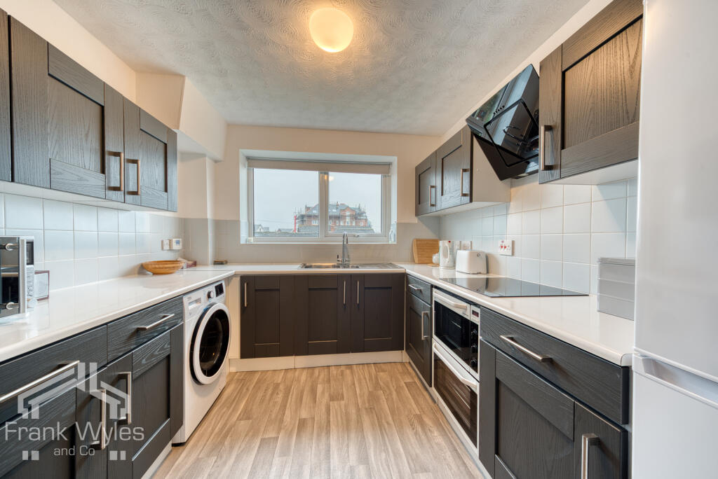 Apartment in Lytham St Annes, St Annes - View 3