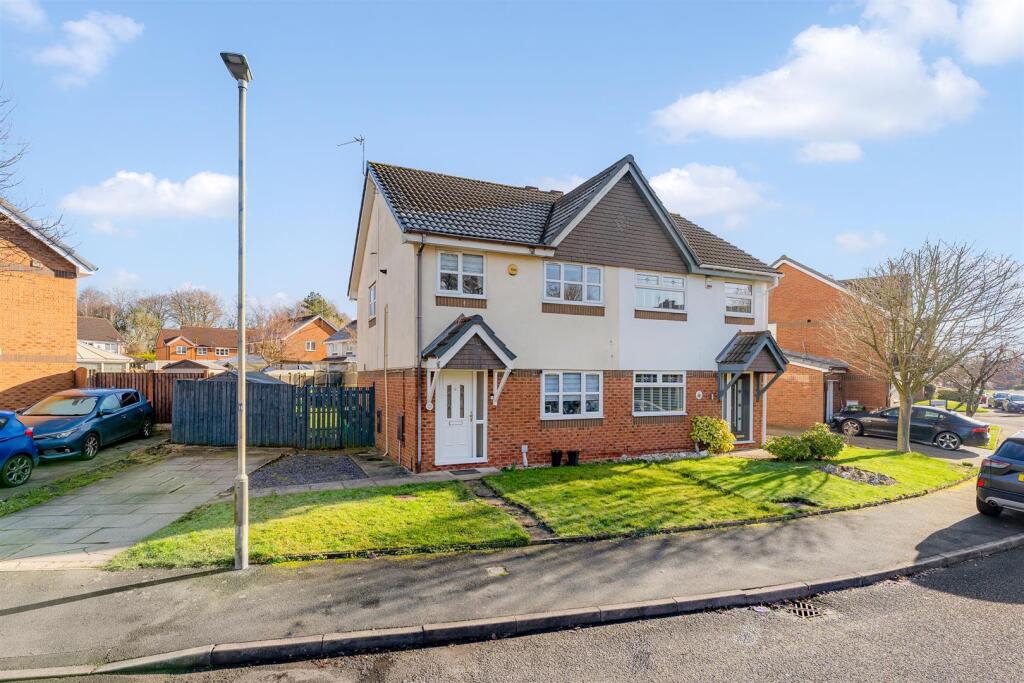 Main image of property: Foxwood, St. Helens