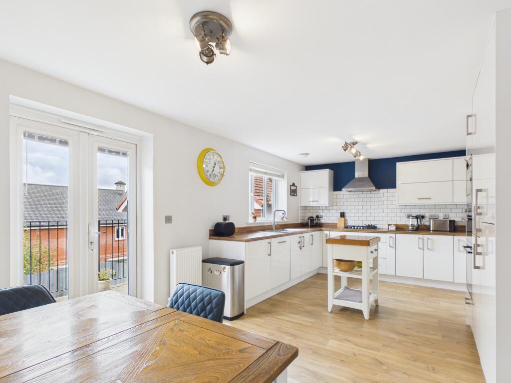 House in Newport - View 2