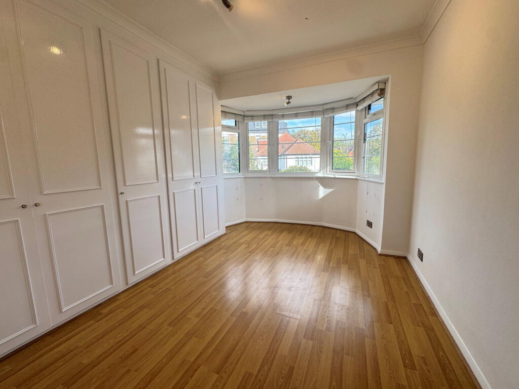 Apartment in Twickenham - More
