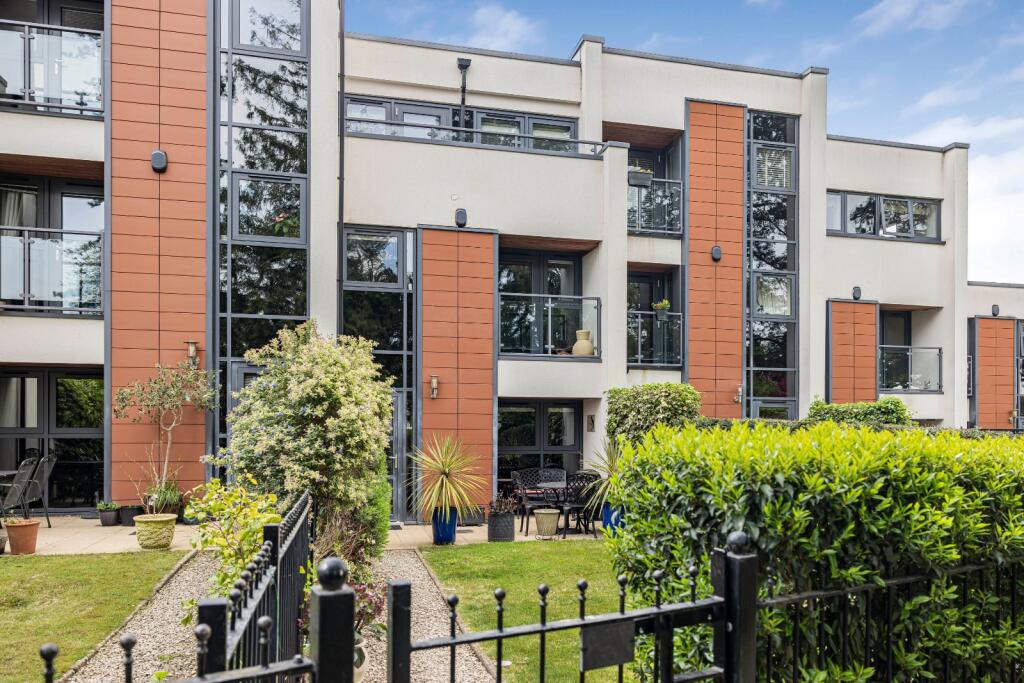 Main image of property: Cleevelands Drive, Pittville, Cheltenham, Gloucestershire, GL50