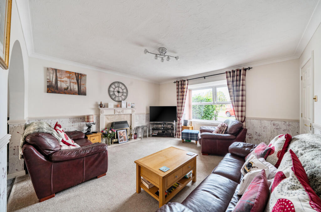 House in Swindon, Haydon Wick - View 5