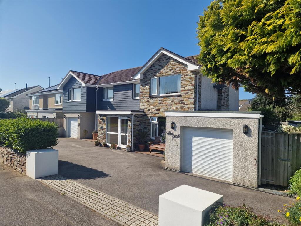 5-bed detached on 32 Dukes Way,  Newquay, £695,000