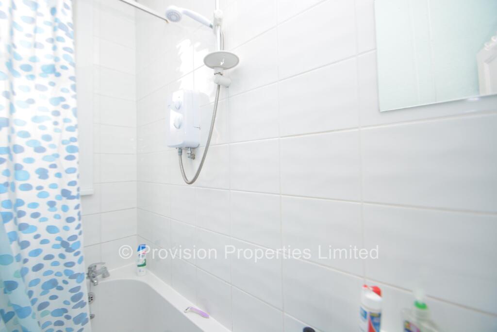6 bedroom terraced house for rent