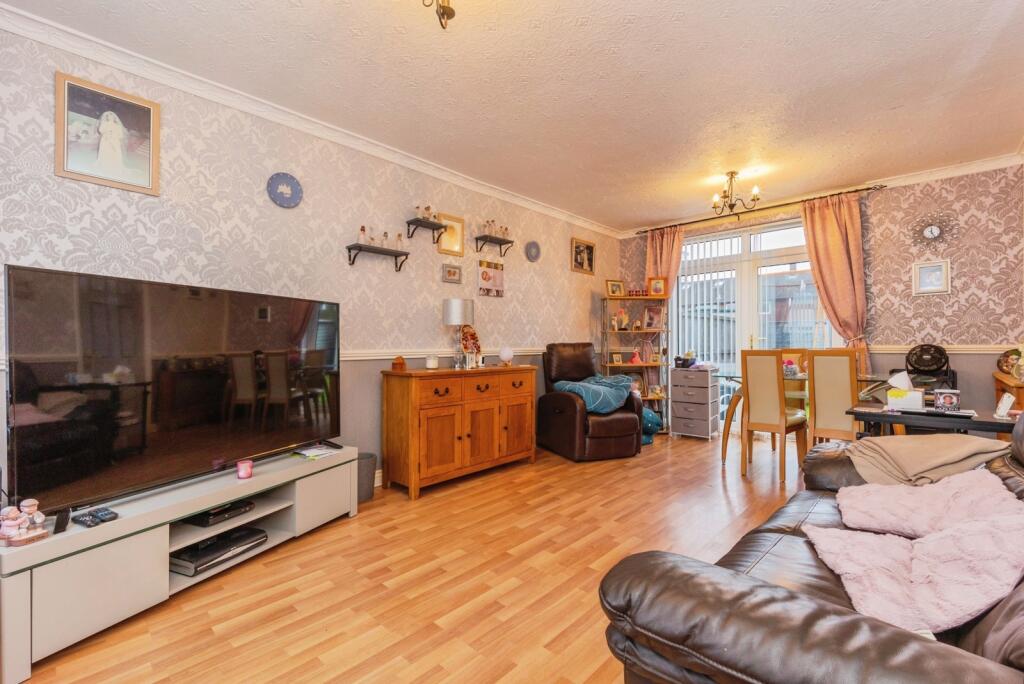 Palm Close, Sale, Greater Manchester, M33 photo 2