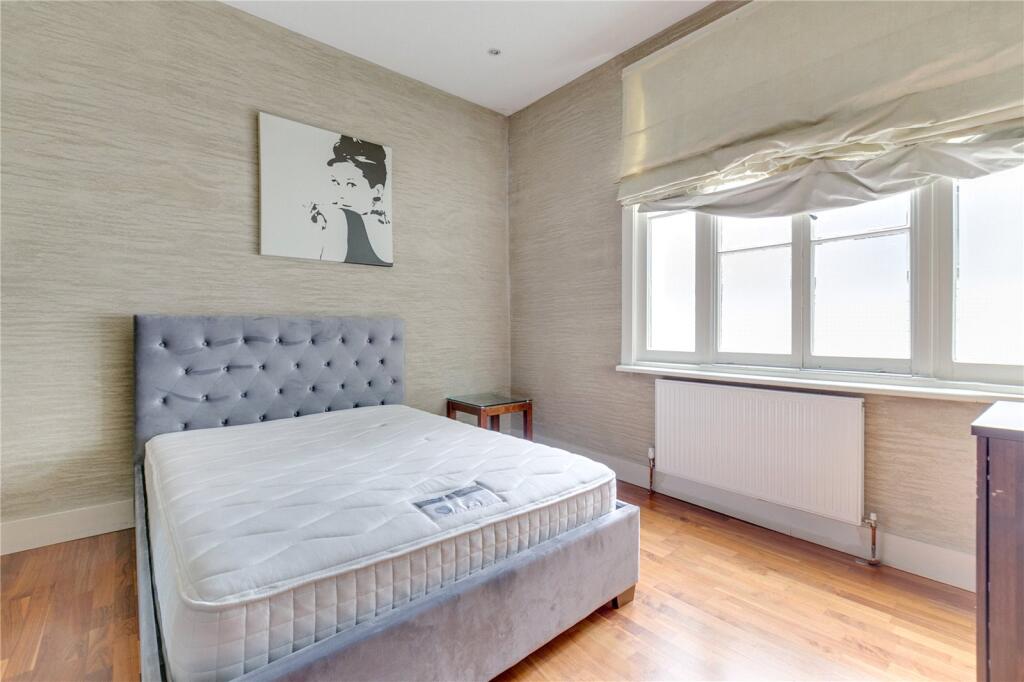 Apartment in London - More