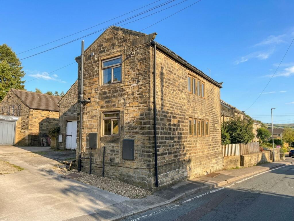 2-bed house on Town End Road, Holmfirth, HD9, £125,000