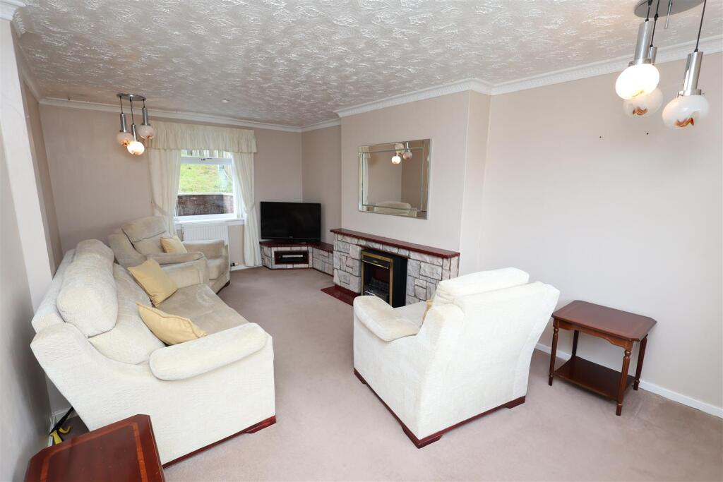 House in Paisley, Inverclyde - View 2