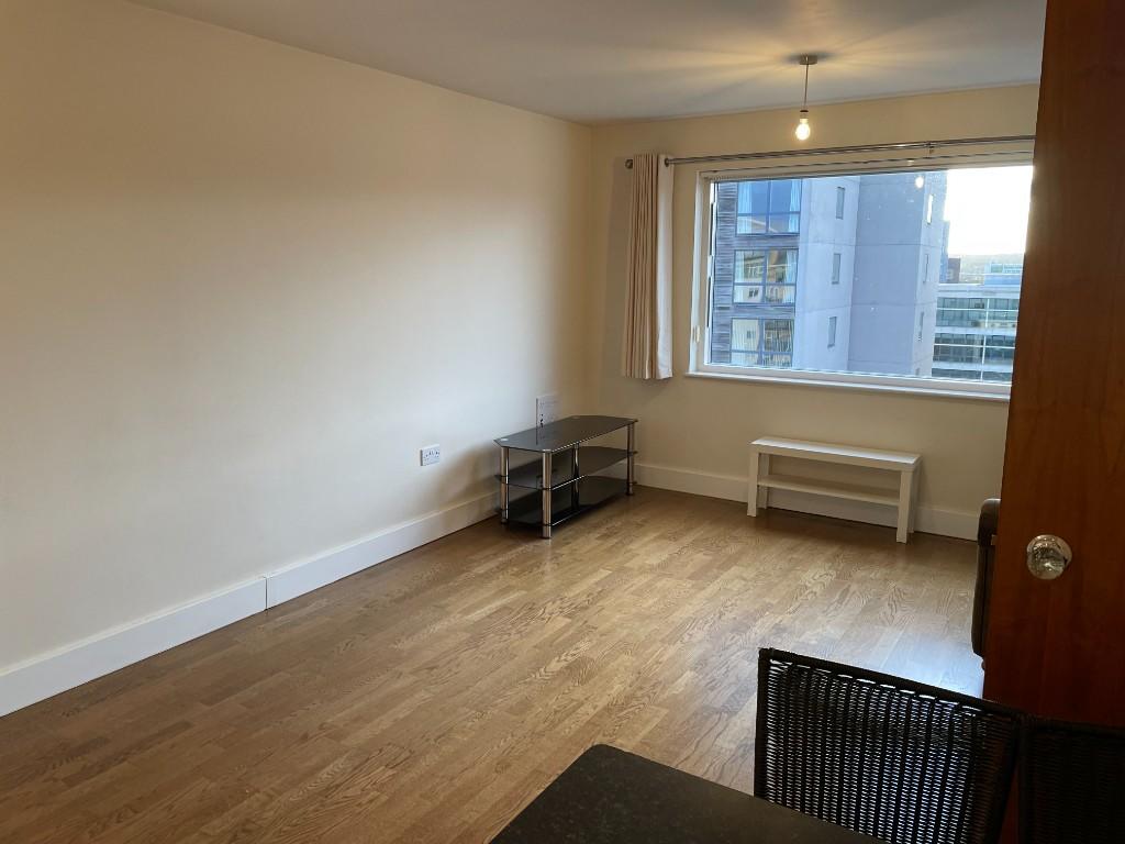 Apartment in Cardiff(City), Cardiff - View 4