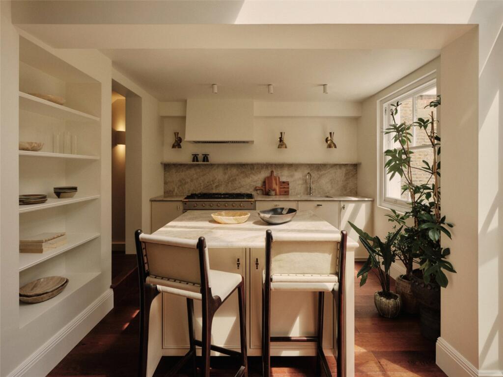 Apartment in London, Royal Borough of Kensington and Chelsea - View 2