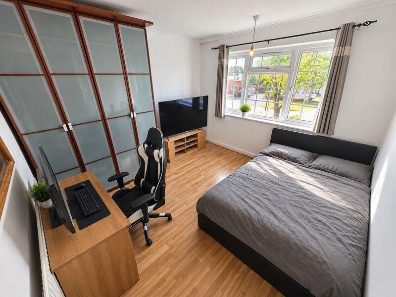 House in Southall - View 4