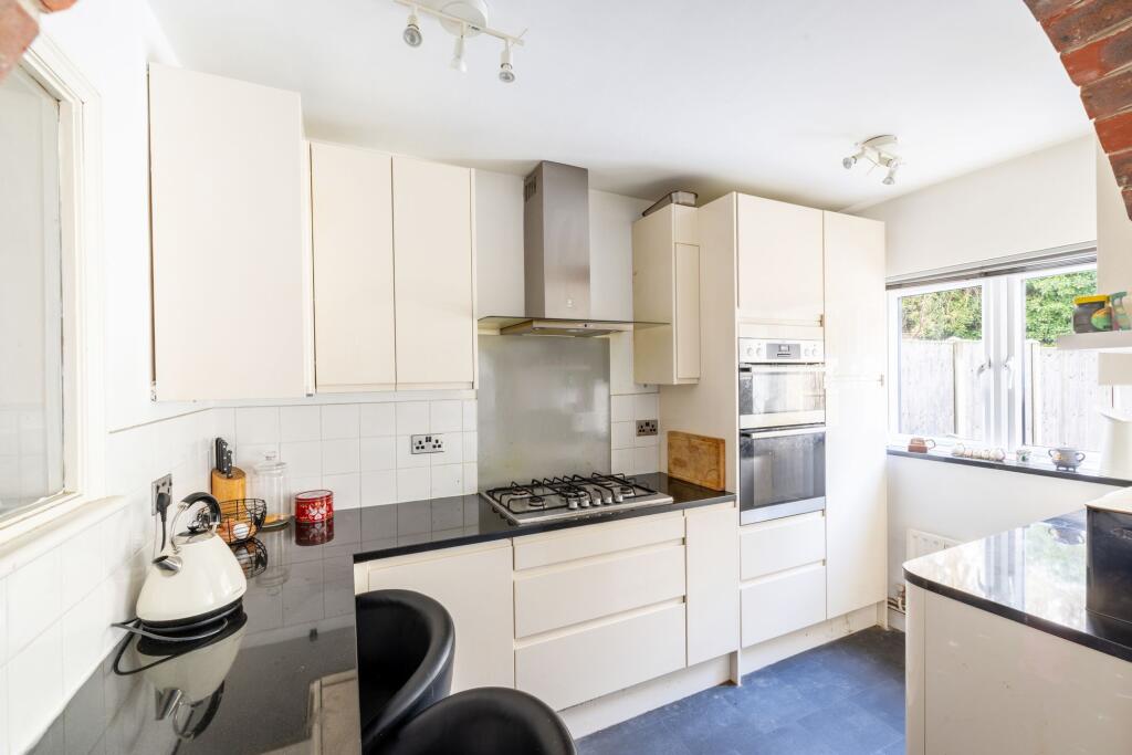 House in Tandridge, Whyteleafe - View 3