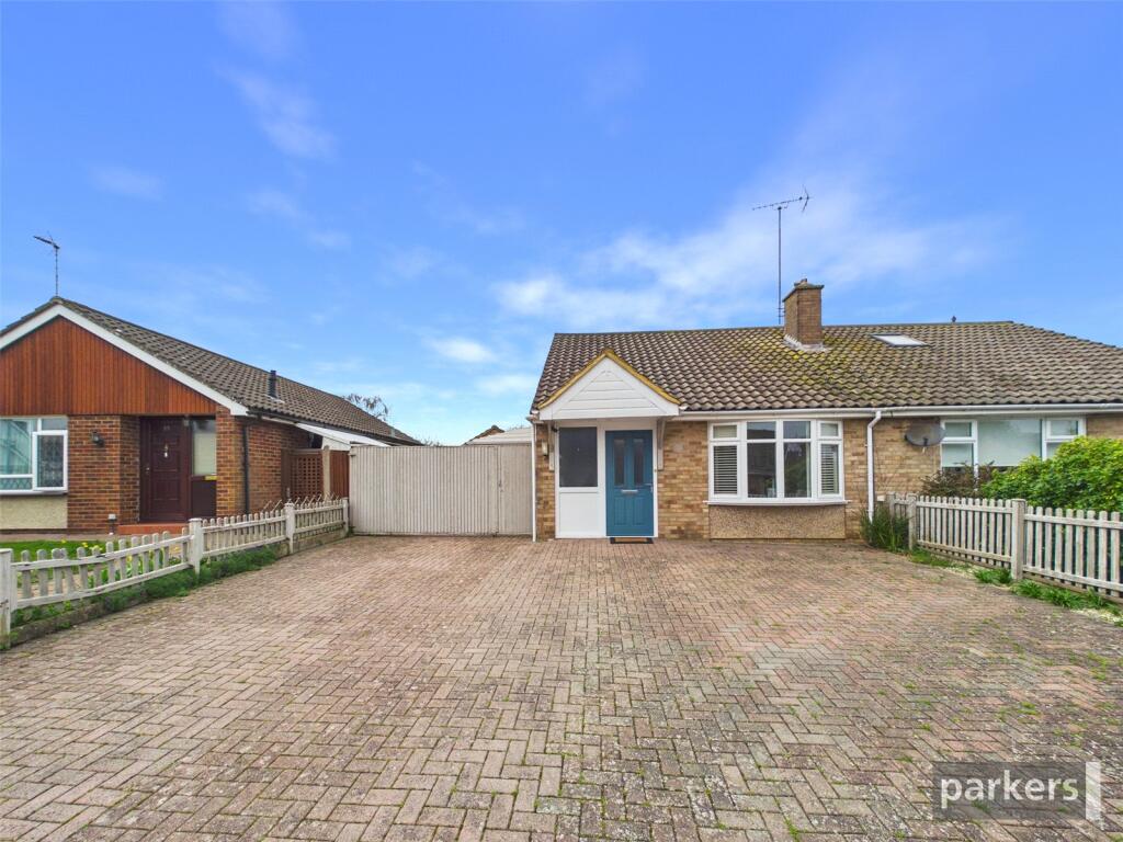 Main image of property: Fosters Lane, Woodley, Reading, Berkshire, RG5