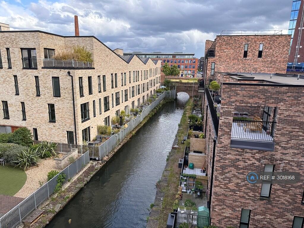 Main image of property: Lockgate Mews, Manchester, M4