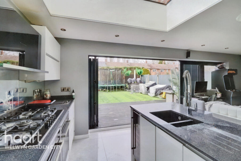 Additional image 8 of Ross Close, Hatfield