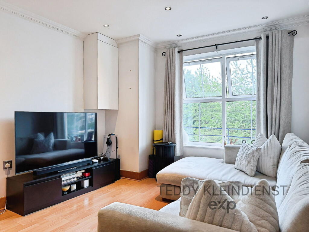 Apartment in Kingston upon Thames - View 5