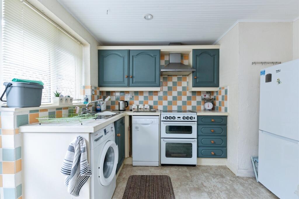 House in New Forest, Parsonage Park, Fordingbridge - More