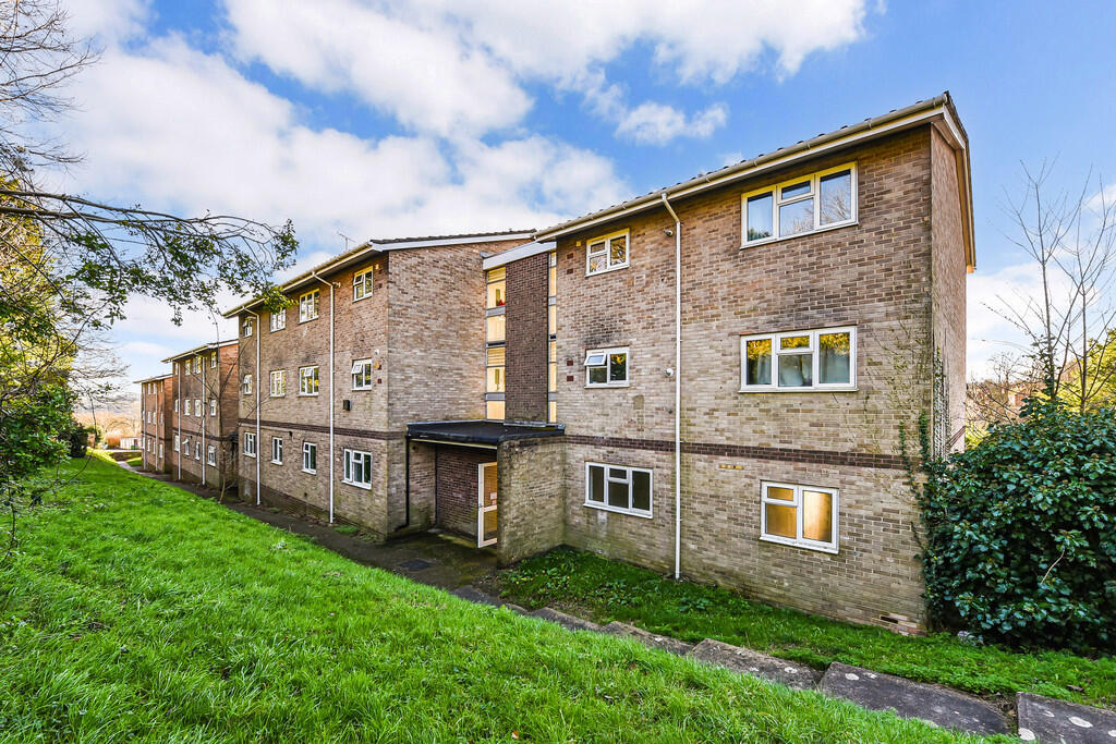Thurmond Crescent, Stanmore, Winchester photo 3