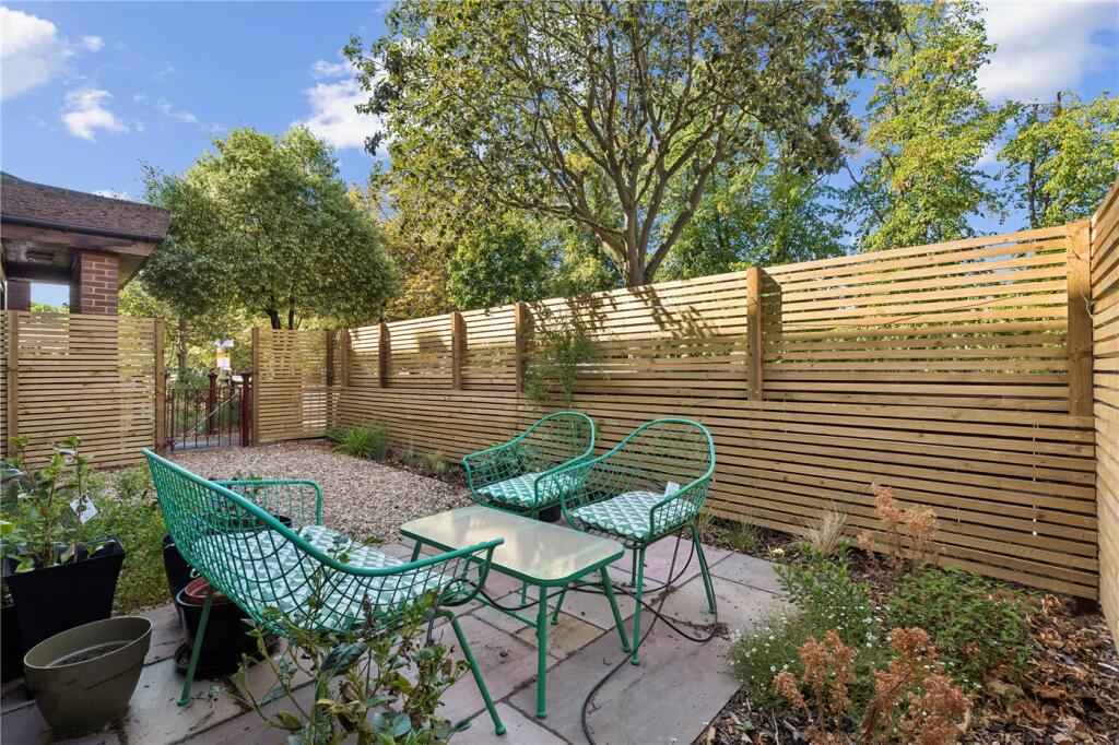 Apartment in London - View 2