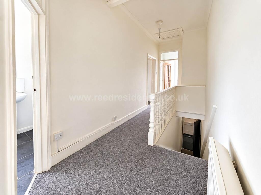 Apartment in Southend-on-Sea, Essex - View 2