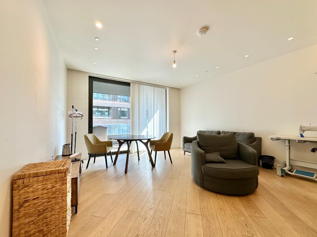 Main image of property: Wood Crescent, Hammersmith And Fulham, London