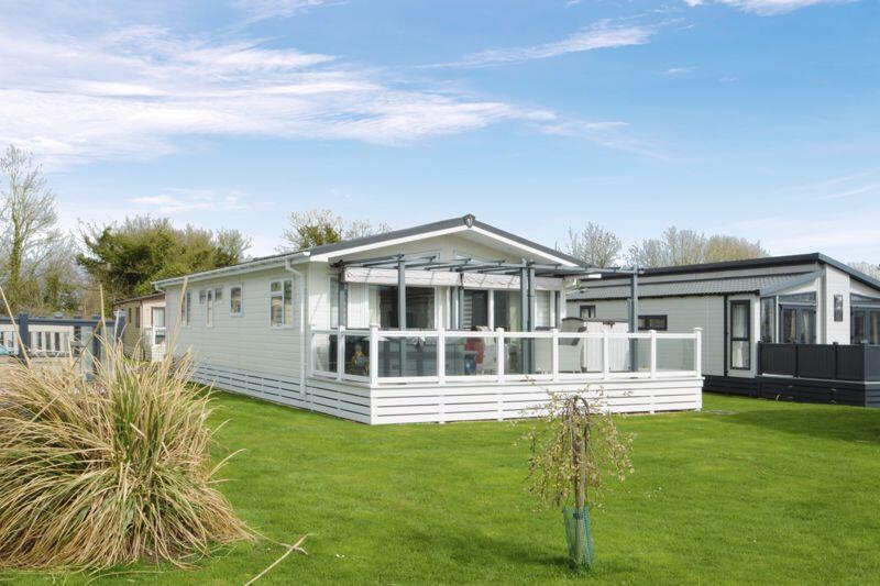 3-bed detached on Cotswold Hoburne, Cotswold Water Park, Gloucestershire, £100,000