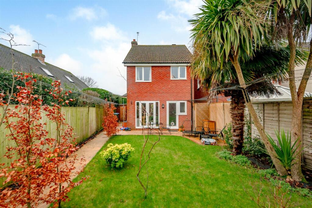 Comptons Lane, Horsham image 4