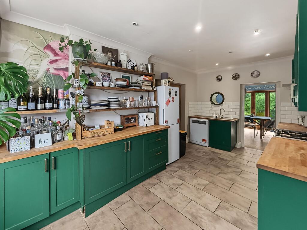 House in Manchester, Greater Manchester - More