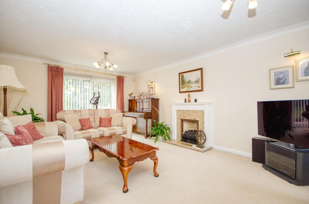 House in Eastleigh, Chartwell Green, West End - View 4
