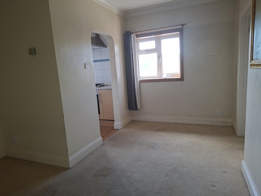 Flat 2, 70 High Street, Poole, Dorset BH15 1DA - View 4