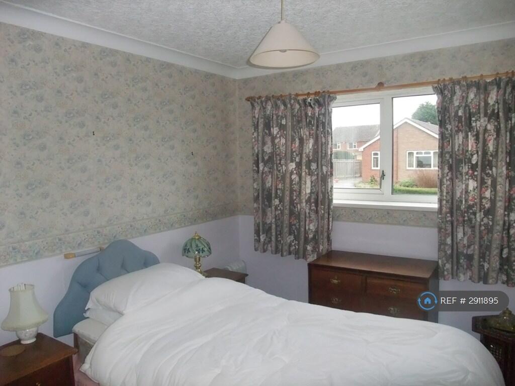1 bedroom house share for rent