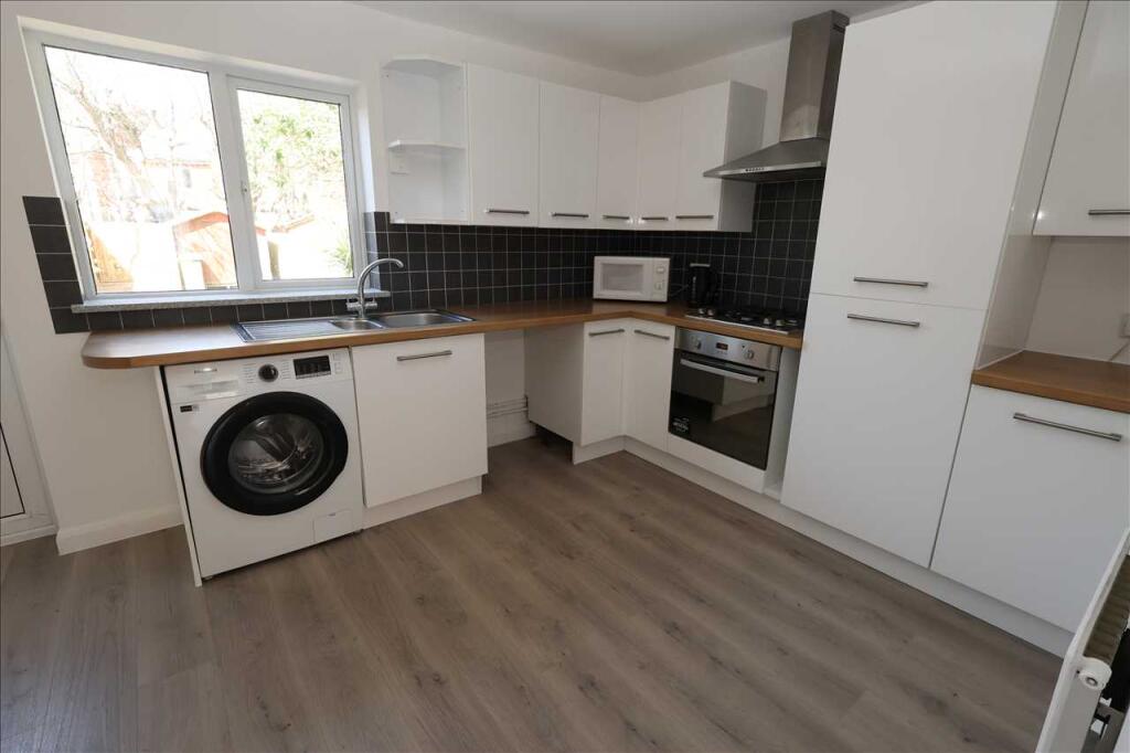 Bower Way, Cippenham photo 4