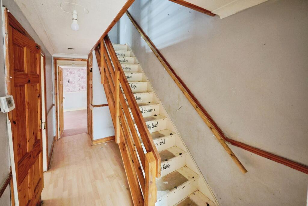 Arncliffe Place, Newton Aycliffe, Durham photo 2