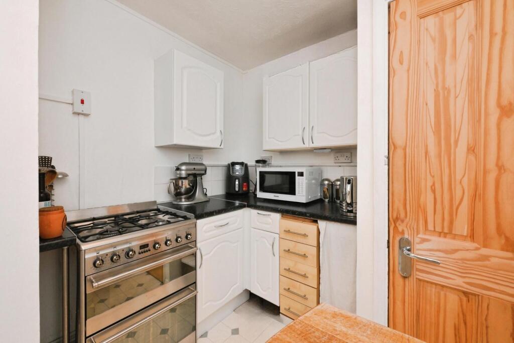 Additional image 4 of Hawbush Close, Welwyn, Hertfordshire, AL6