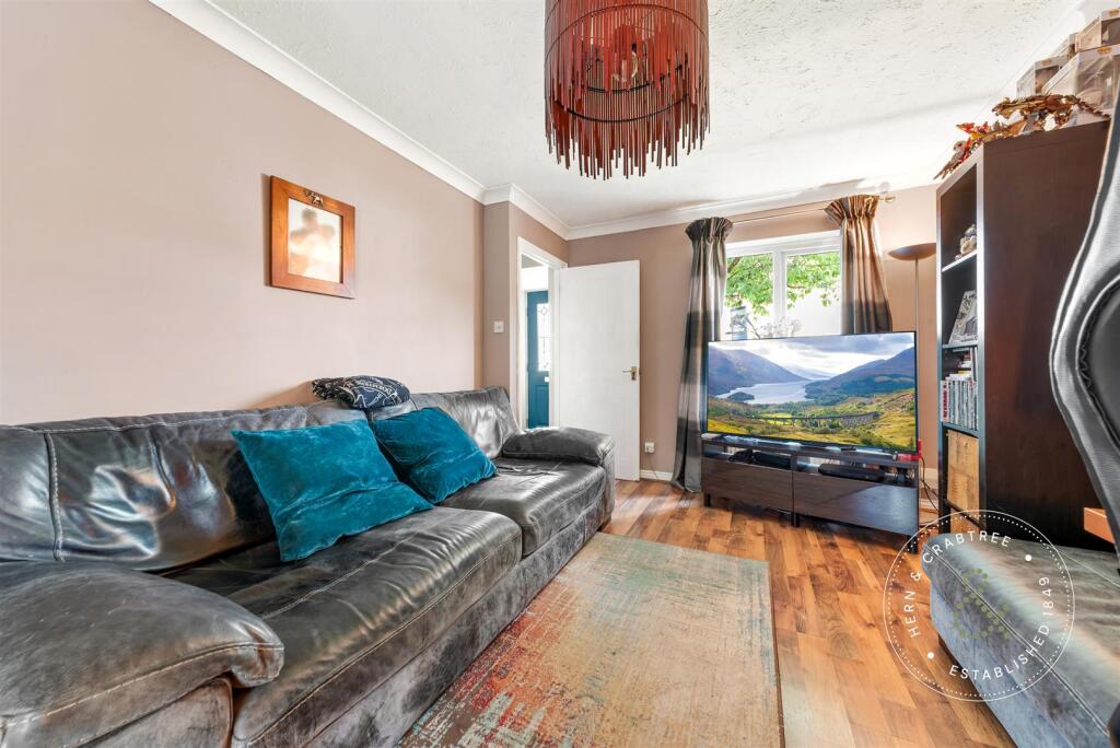 House in Cardiff, St Mellons, Trowbridge - View 5