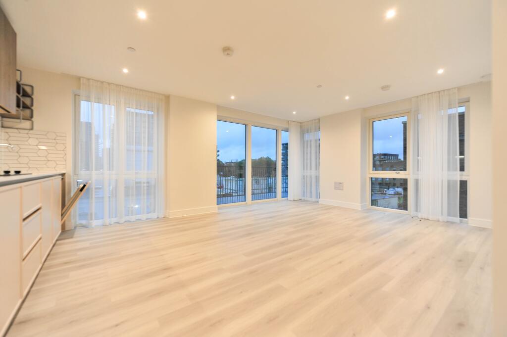 Main image of property: 17 Townsend Road, London, SE3