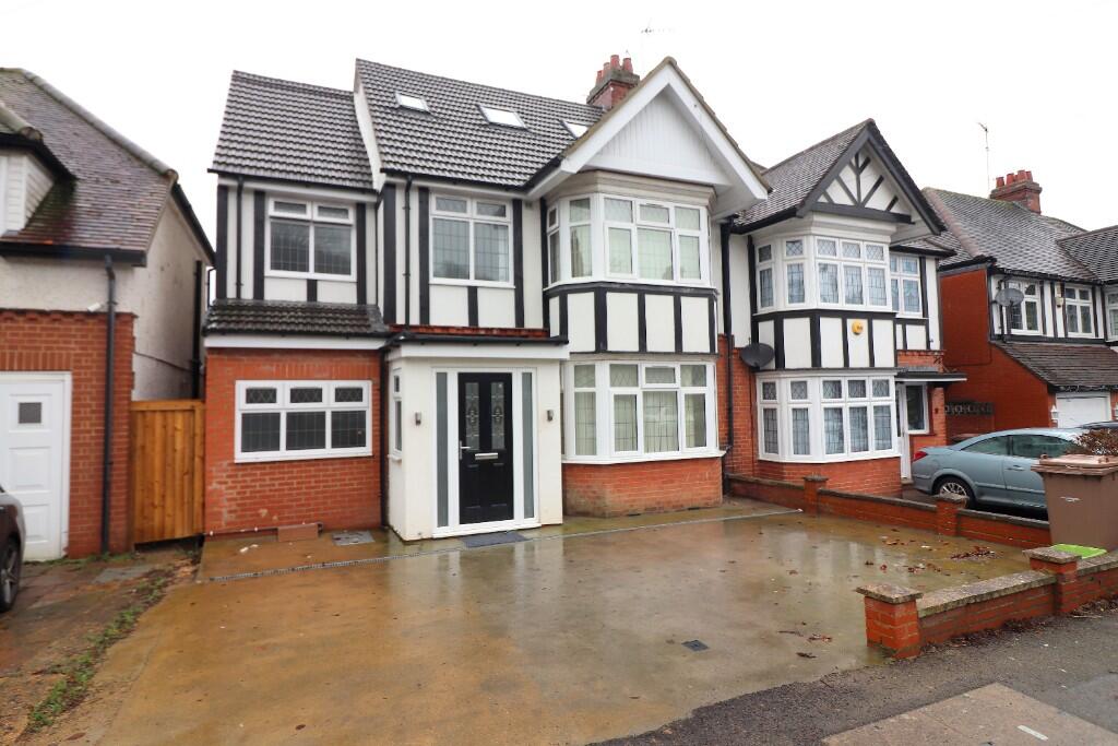 Main image of property: Elmwood Crescent, Old Bedford Road Area, Luton, LU2 7HX