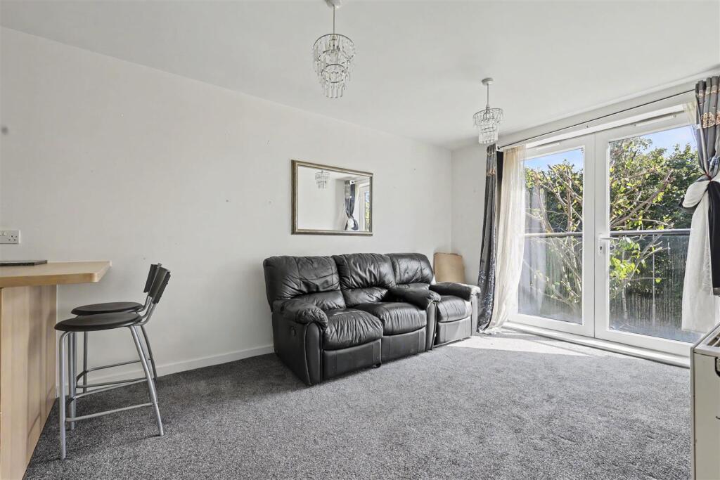 Apartment in Enfield - View 2