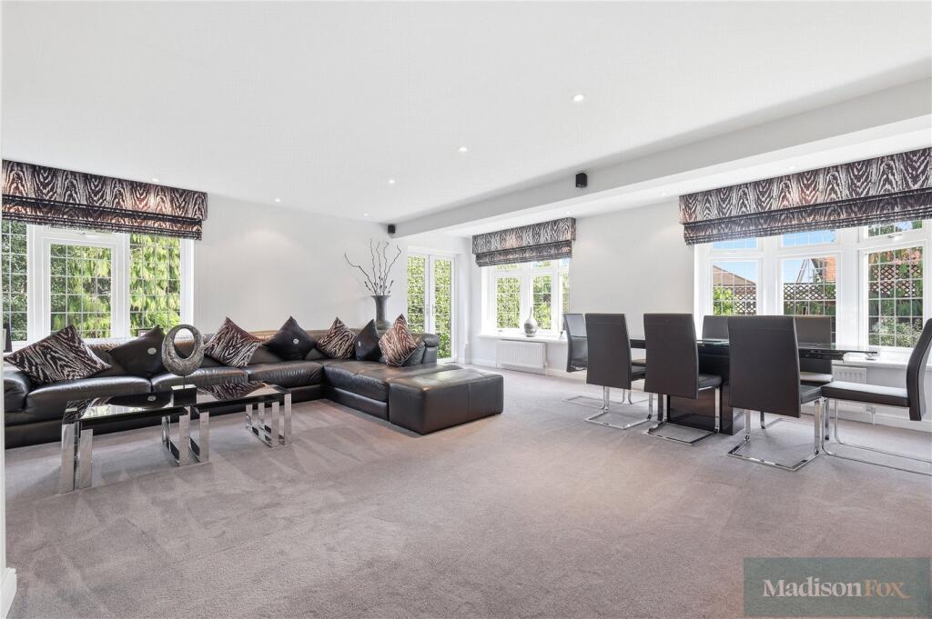 Hainault Grove, Chigwell, Essex, IG7 – pohled 5