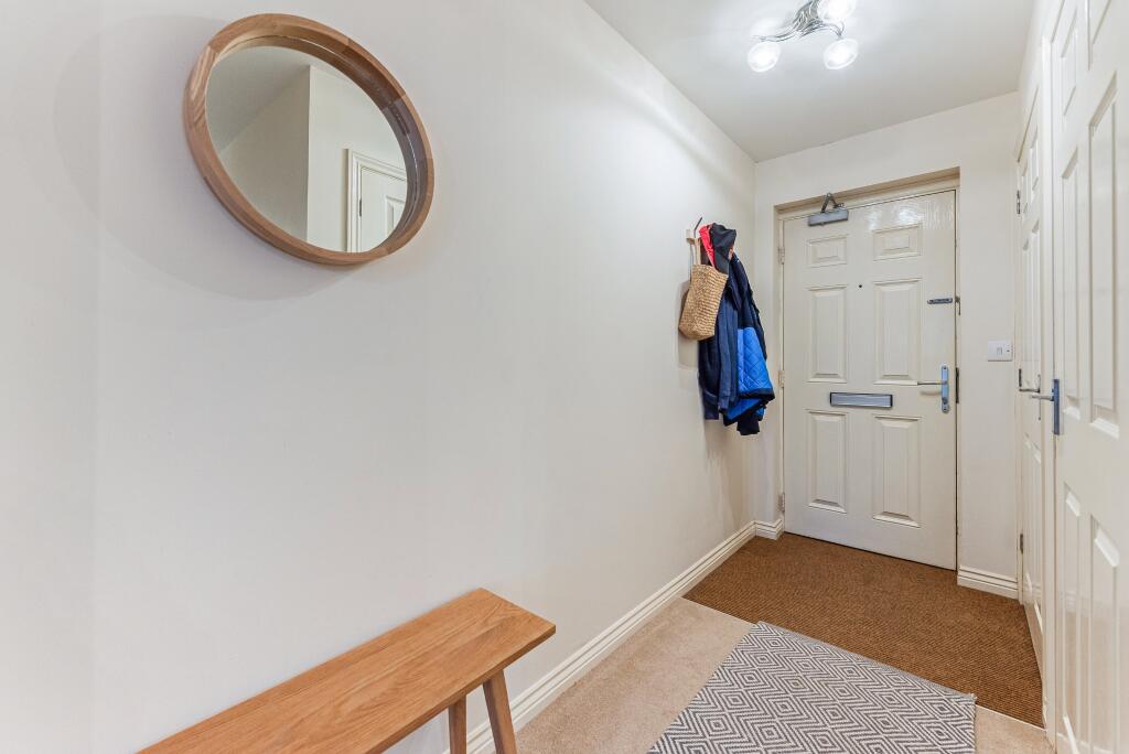 Winton Close, Winchester photo 2