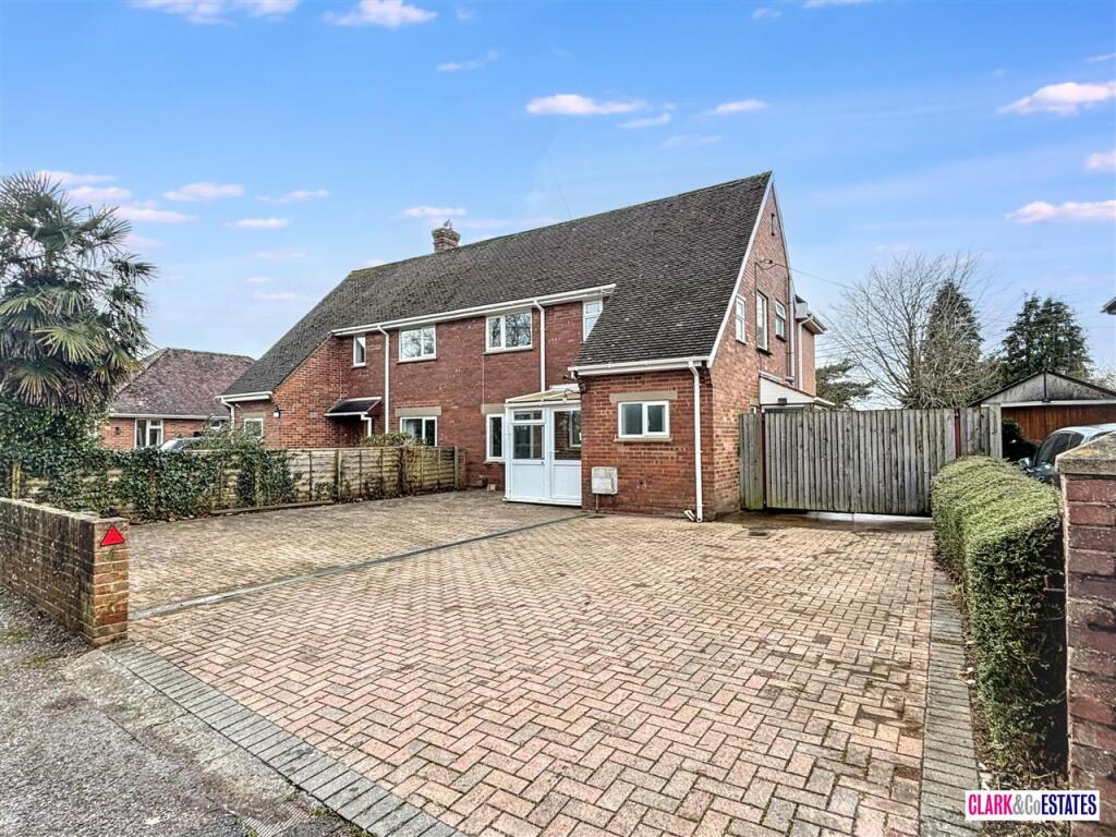 Main image of property: Towerfield, Clyst Road, Topsham